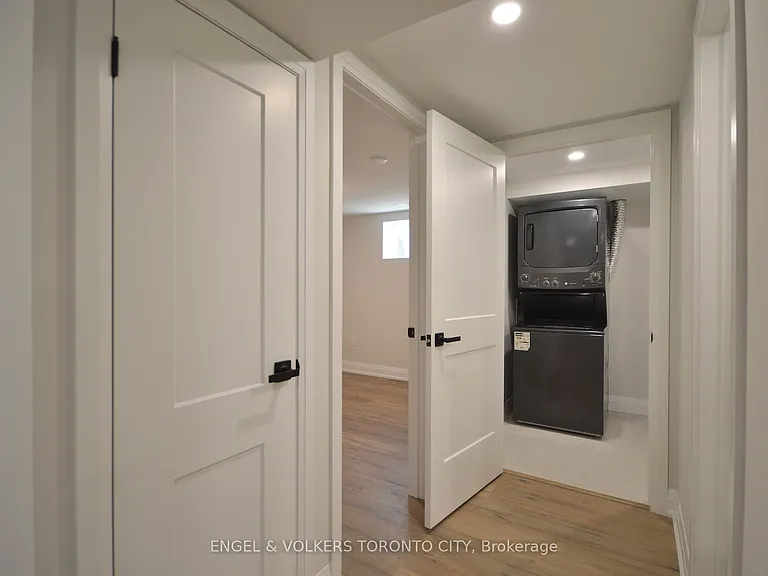 139 Queen St #BASEMENT — Photo 10