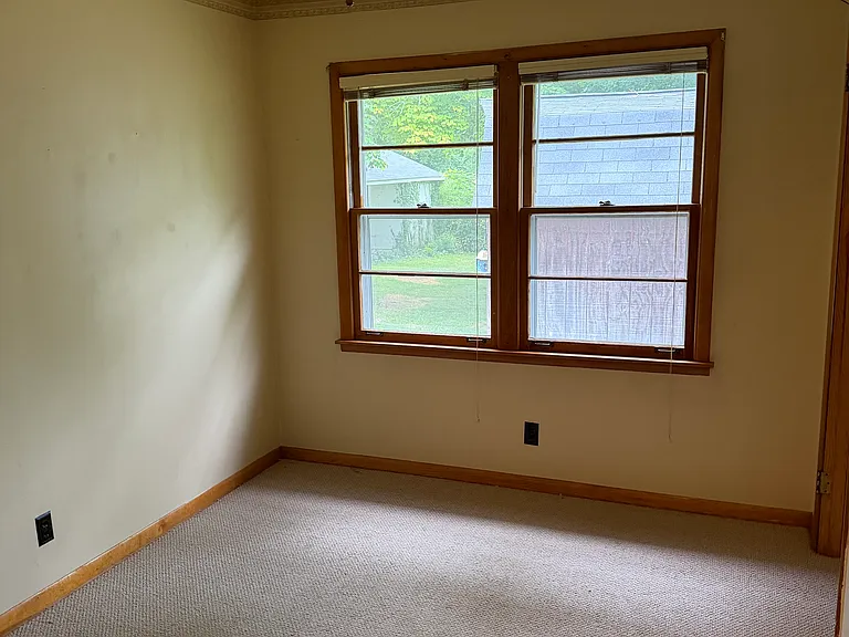 422 Eddy Ln — Photo 5