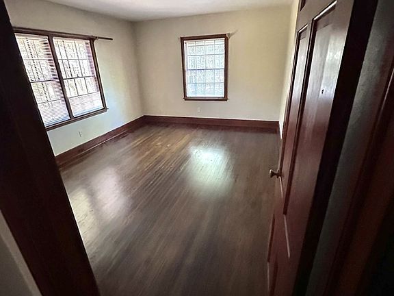 5th image of 820 3rd Ave