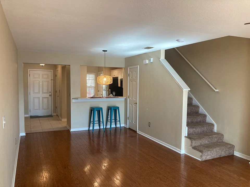 2533 Harn Blvd #2