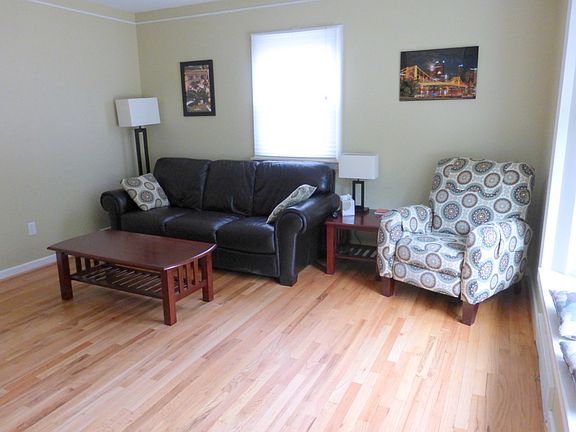 2nd image of 1112 Amelia Ave