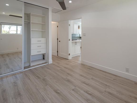 5th image of 506 S Broadway APT B