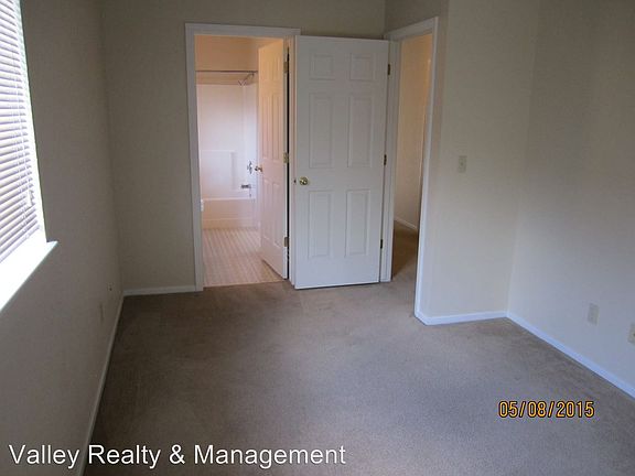 3rd image of 611 Linda Kay Ct