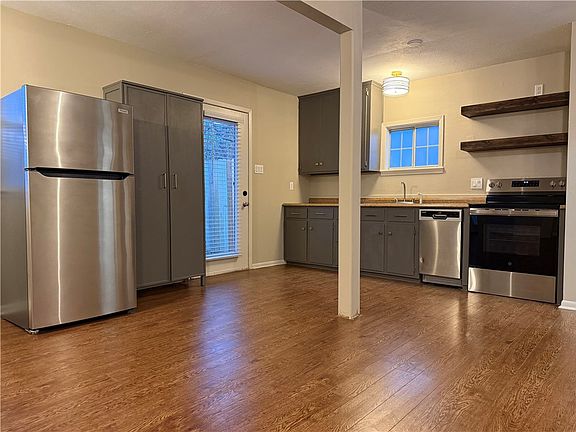 4th image of 1800 Shadowwood Dr #B