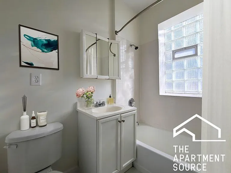 630 W Barry #1 — Photo 3