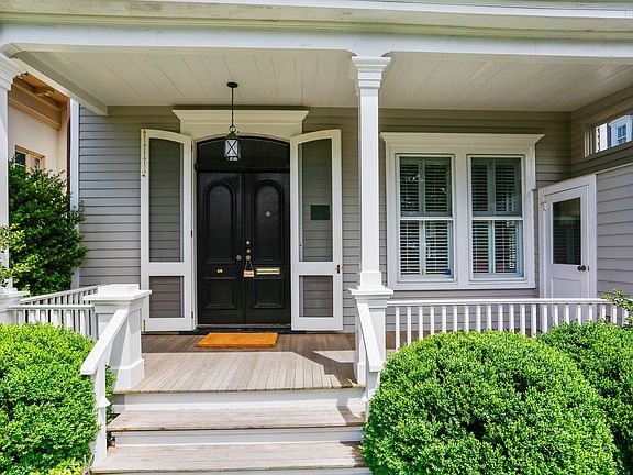 619 Steamboat Rd Greenwich CT-print-035-028-028-4200x2800-300dpi.jpg