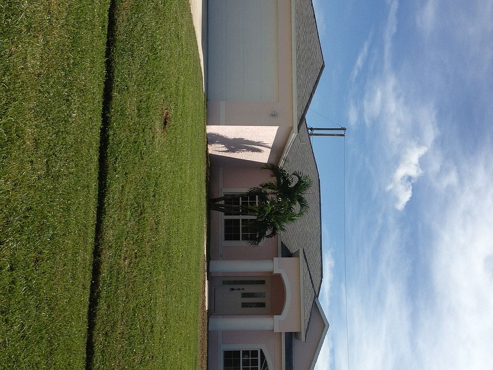 1st image of 614 SW McCullough Ave