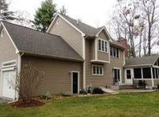 25 Lancaster Ln, Bedford, NH 03110