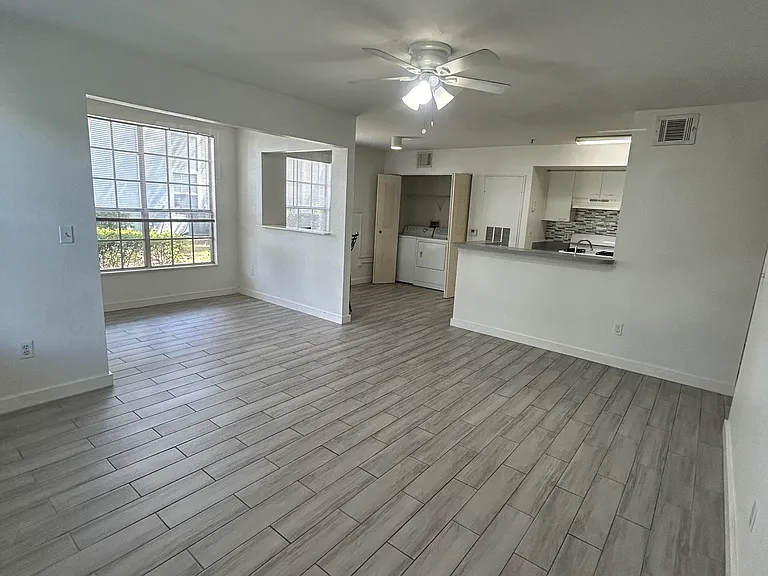 1606 Columbia Arms Cir #124 — Photo 5