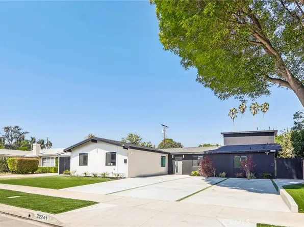 22241 Wyandotte St, Canoga Park, CA 91303