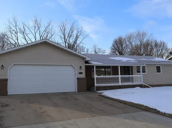 12 N Court St, Morris, MN 56267