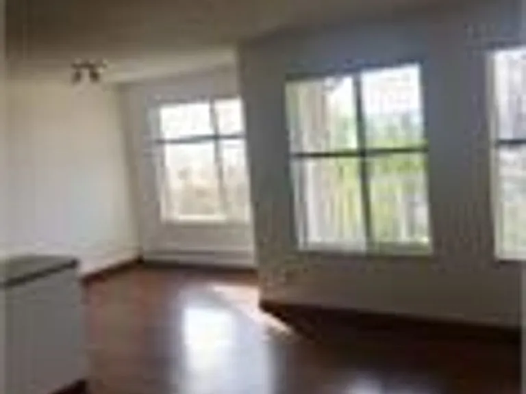 615 N State St — Photo 3