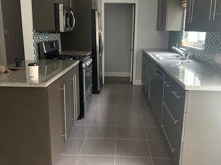 50 Elm Ave #6 — Photo 2