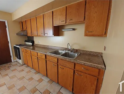 2 bed, 1000 sqft, $1,300 — Photo 3