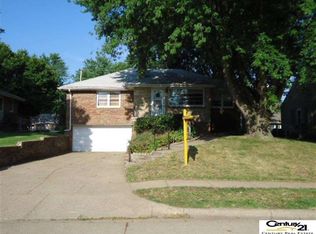 2122 S 38th Ave, Omaha, NE 68105