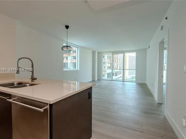 500 Brickell Ave #1407 — Photo 10