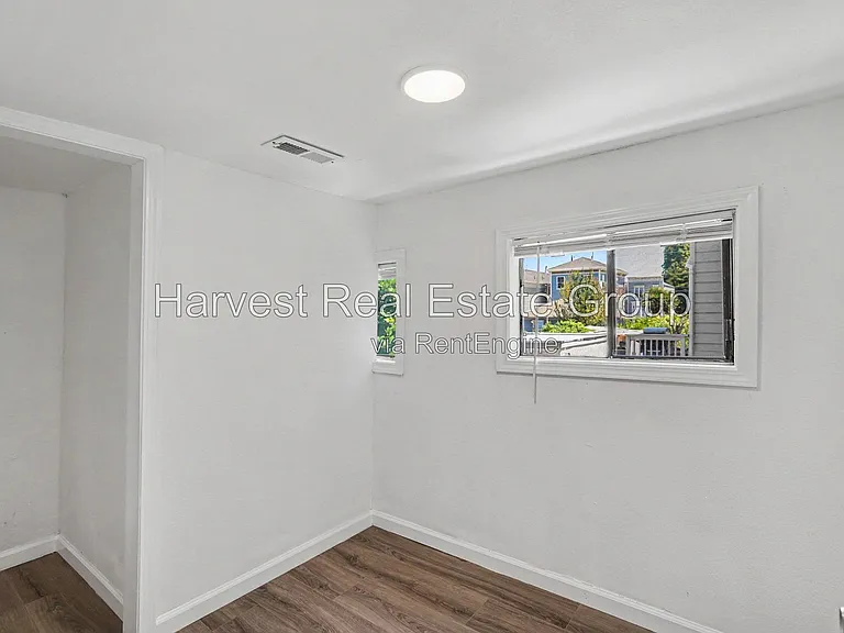 812 Chester St — Photo 15