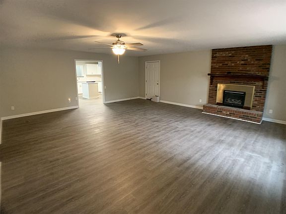 2nd image of 618 Brook Forest Dr