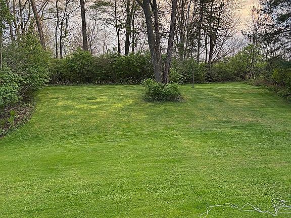 4th image of 935 Township Road 1104