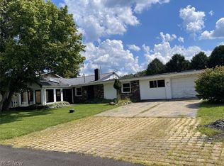 812 Peace Point Rd, Buffalo, WV 26032