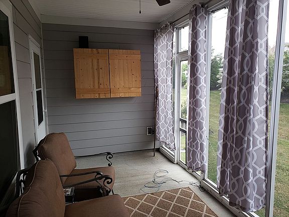 3rd image of 1635 Calcutta Dr