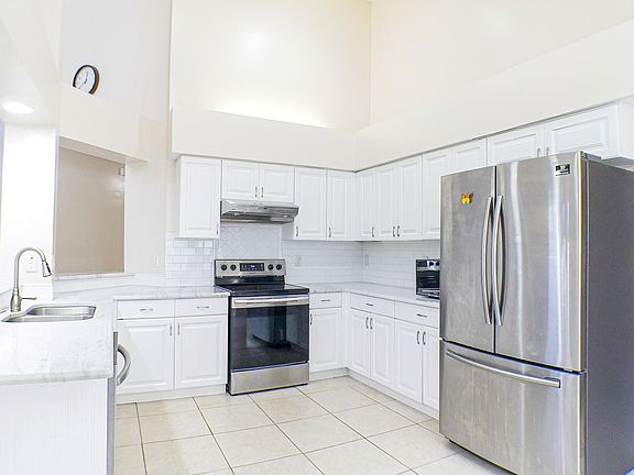 2nd image of 160 Lady Palm Dr
