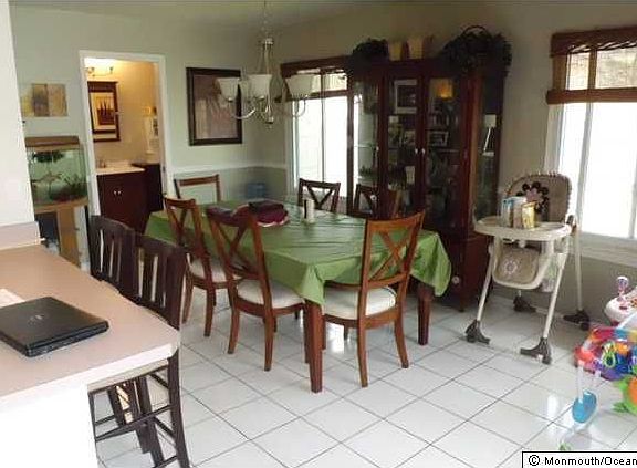 5th image of 987 Shadow Oaks Dr