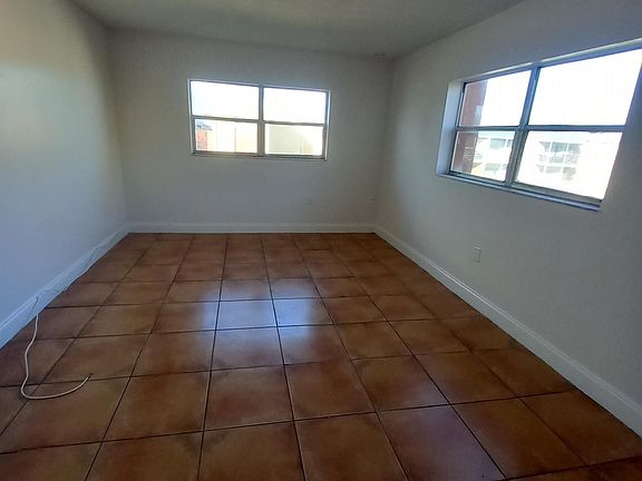 4th image of 3610 NW 21st St APT 413