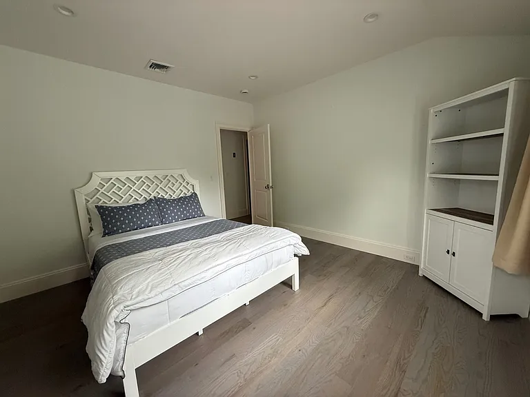 48 Tyrone Dr — Photo 15
