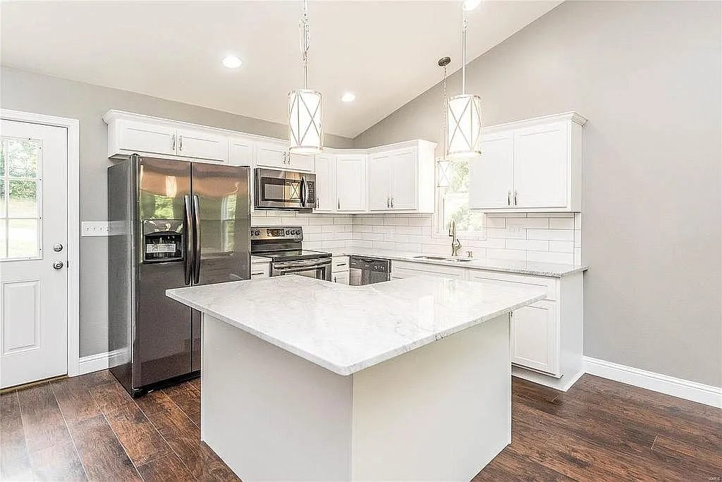 6804 Willie St photo 1