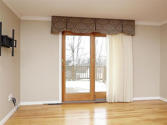 4th image of 2162 Clairmont Dr