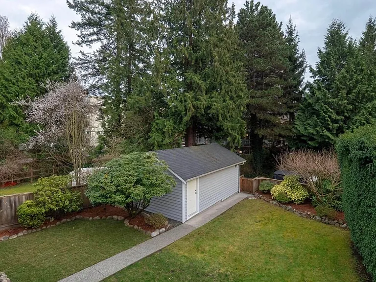 1472 Fulton Ave — Photo 15
