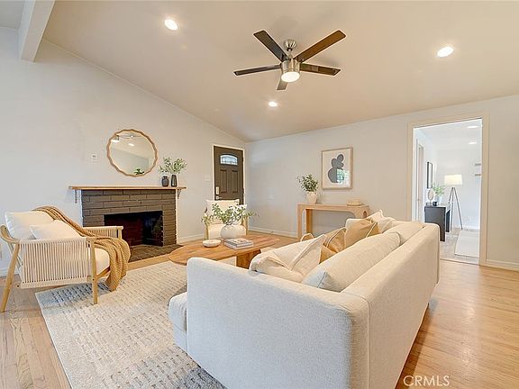 3rd image of 2044 W Spruce Ave