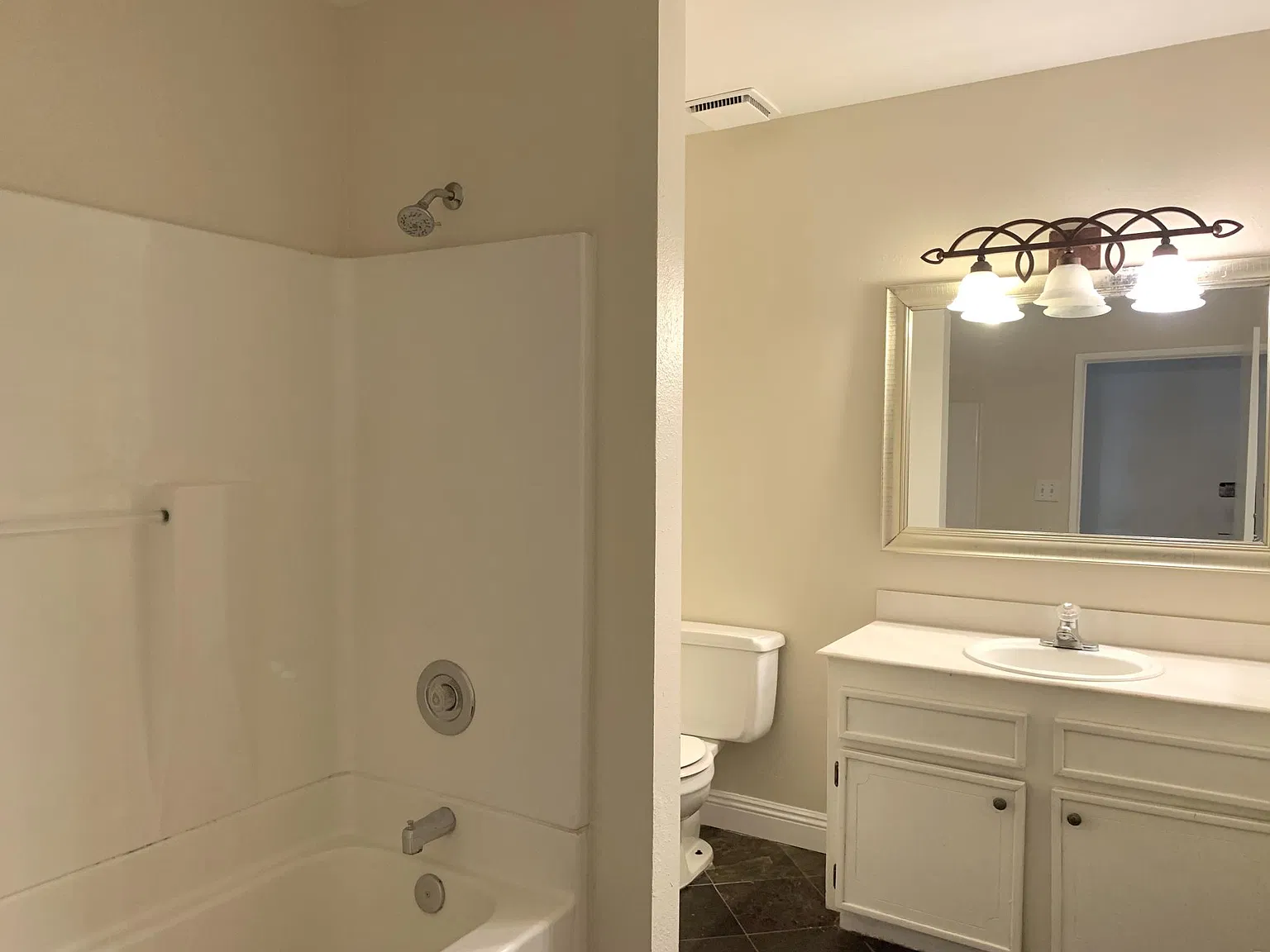 3 bed, 1620 sqft, $1,895 — Photo 2