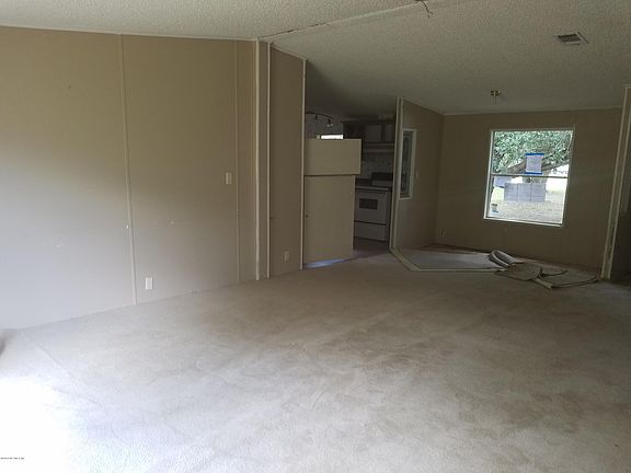 3rd image of 95291 Barbaras Pl