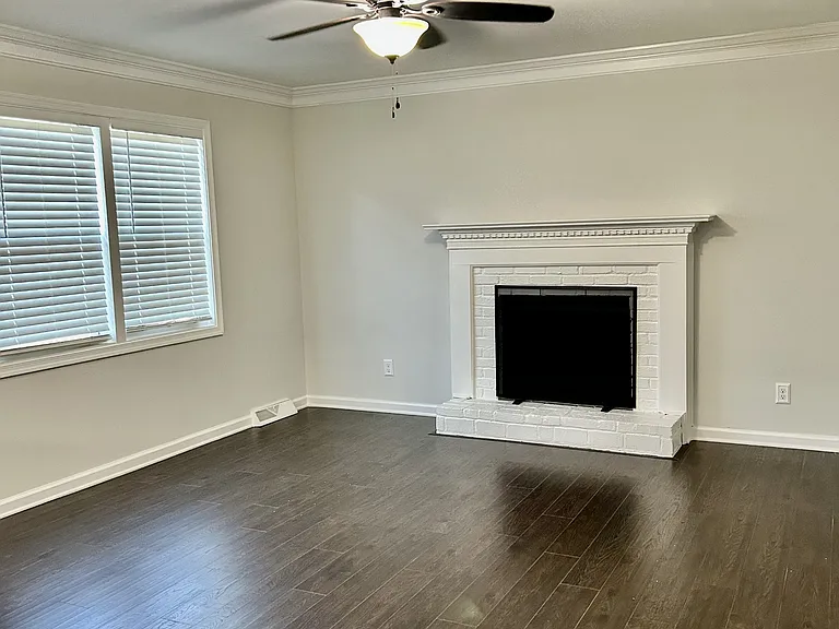 46461 Rosewood Dr — Photo 2