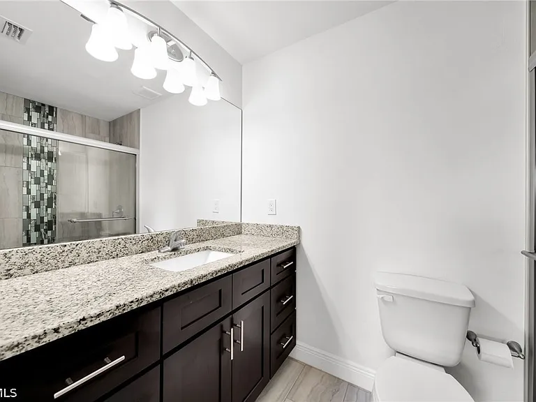 318 SW 7th Ter — Photo 20