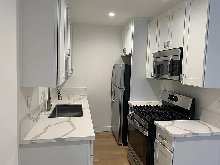 770 N Hill Pl #3 — Photo 1