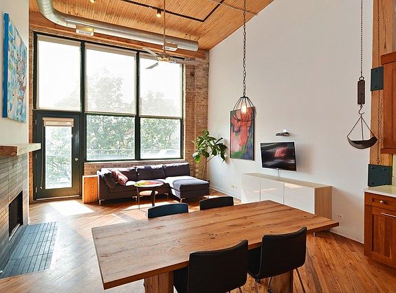 4th image of 2654 W Medill Ave APT 311