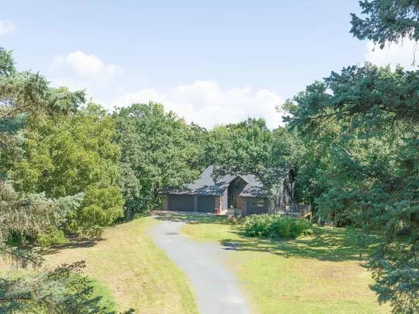 1094 Golden Oaks Ln, Hudson, WI 54016