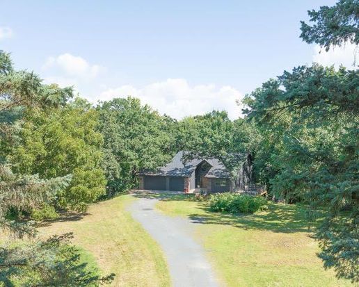 1094 Golden Oaks Ln, Hudson, WI 54016