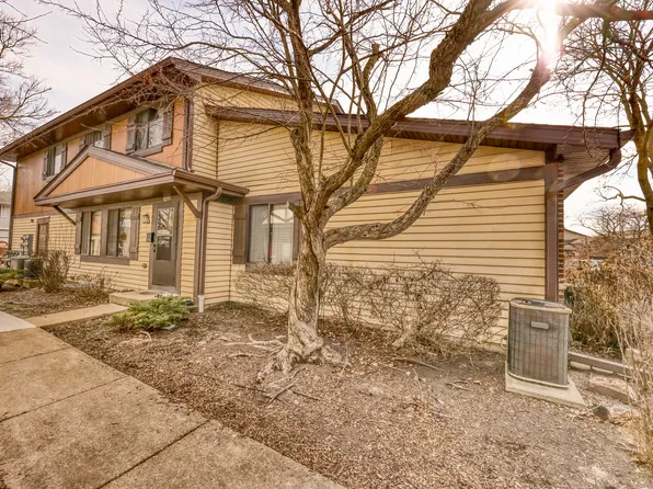 6255 Nugget Cir #1648-3, Hanover Park, IL 60133