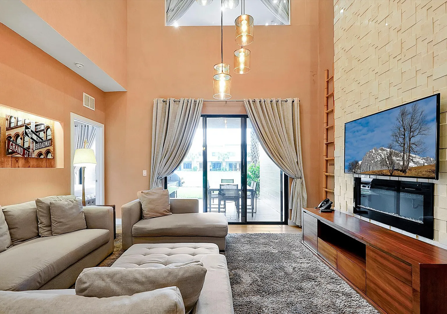 Spacious Luxury 4BR suite near Disney — Photo 1