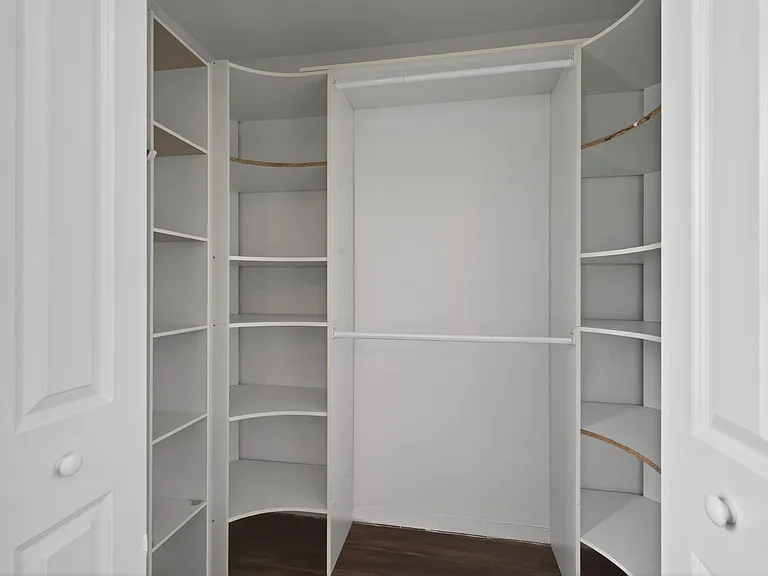 3200 Vermeer Dr #8 — Photo 38