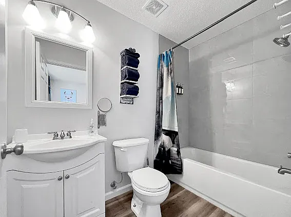 7650 Chablis Cir — Photo 18