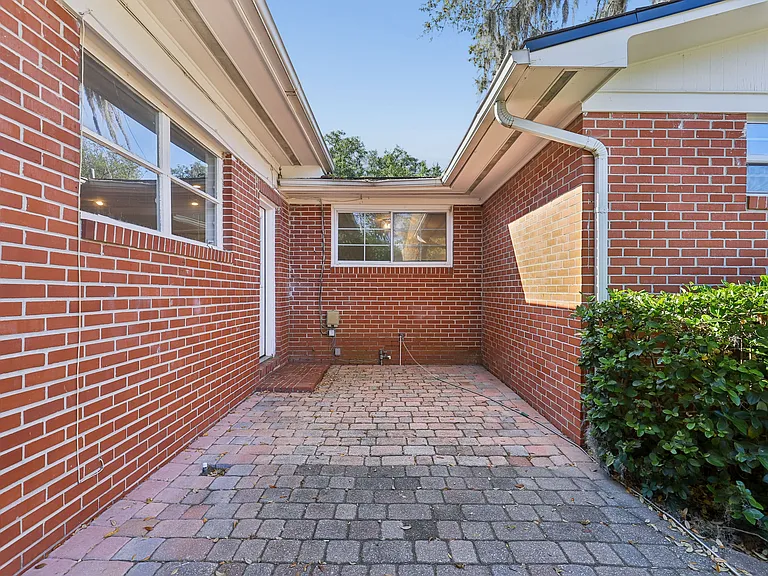 1367 Riverbirch Ln — Photo 38