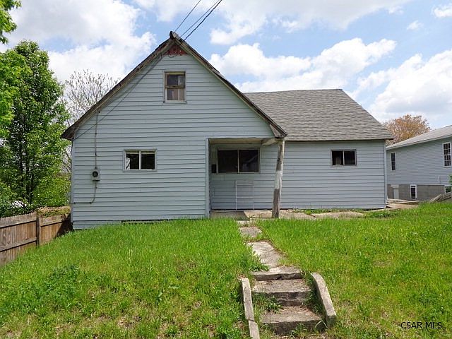 1st image of 210 Mexico St