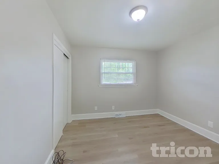 7511 Monroe Rd — Photo 11