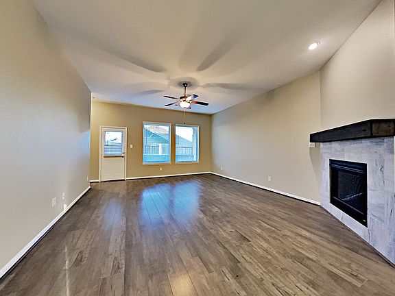 5th image of 1588 Sugarberry Dr