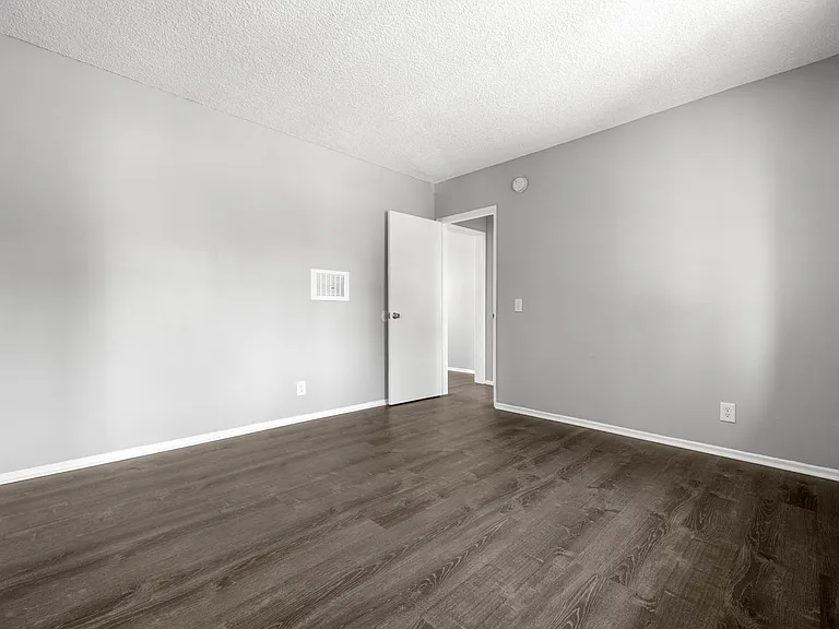 19035 Sherman Way — Photo 9